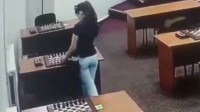 俄羅斯女棋手被對手在棋盤上投毒 在棋盤上涂抹水銀